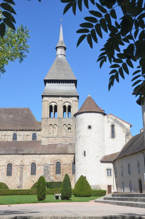 Au Bord De L'Eau Appartement 50 M2 Chambon-sur-Voueize Exteriör bild