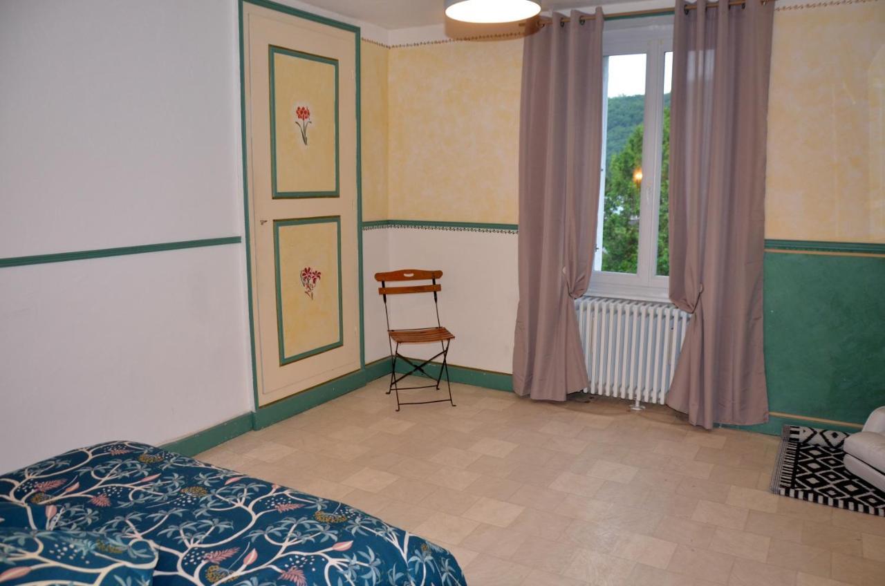 Au Bord De L'Eau Appartement 50 M2 Chambon-sur-Voueize Exteriör bild