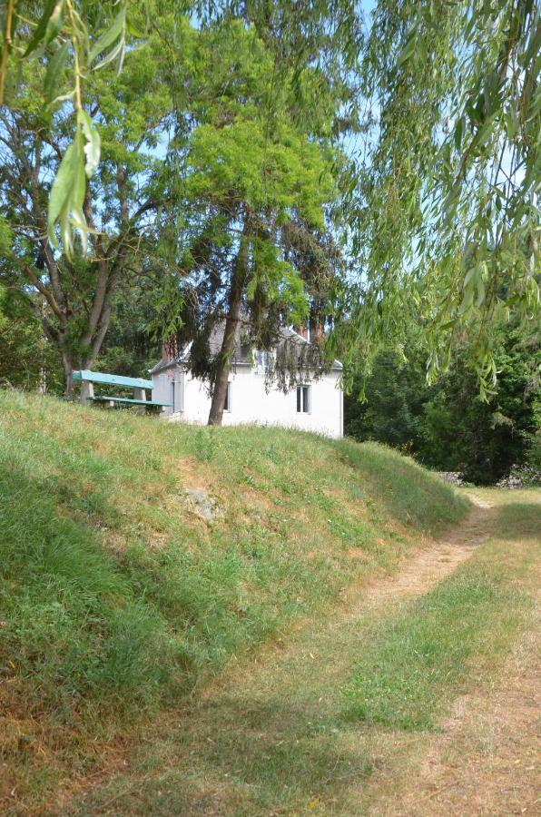 Au Bord De L'Eau Appartement 50 M2 Chambon-sur-Voueize Exteriör bild