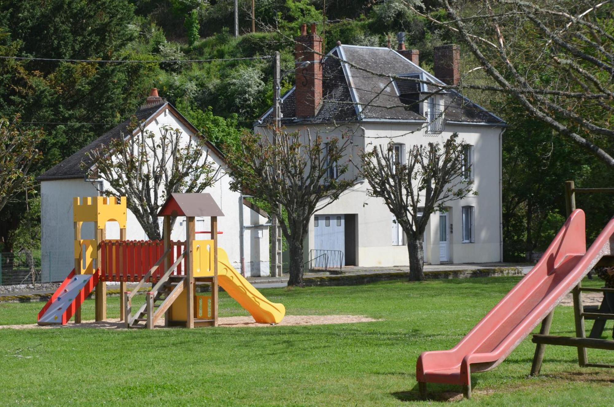 Au Bord De L'Eau Appartement 50 M2 Chambon-sur-Voueize Exteriör bild